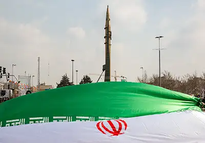 هل تستطيع إيران تصنيع سلاح نووي باستخدام مخزونها من اليورانيوم المخصّب؟