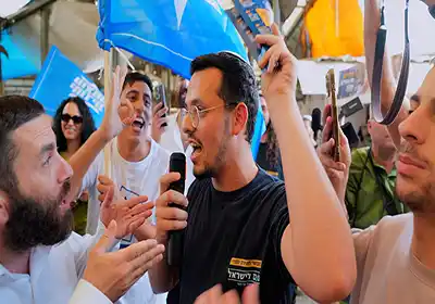 لماذا يتجه الشباب الإسرائيليون بشكل متزايد نحو اليمين المتطرف؟